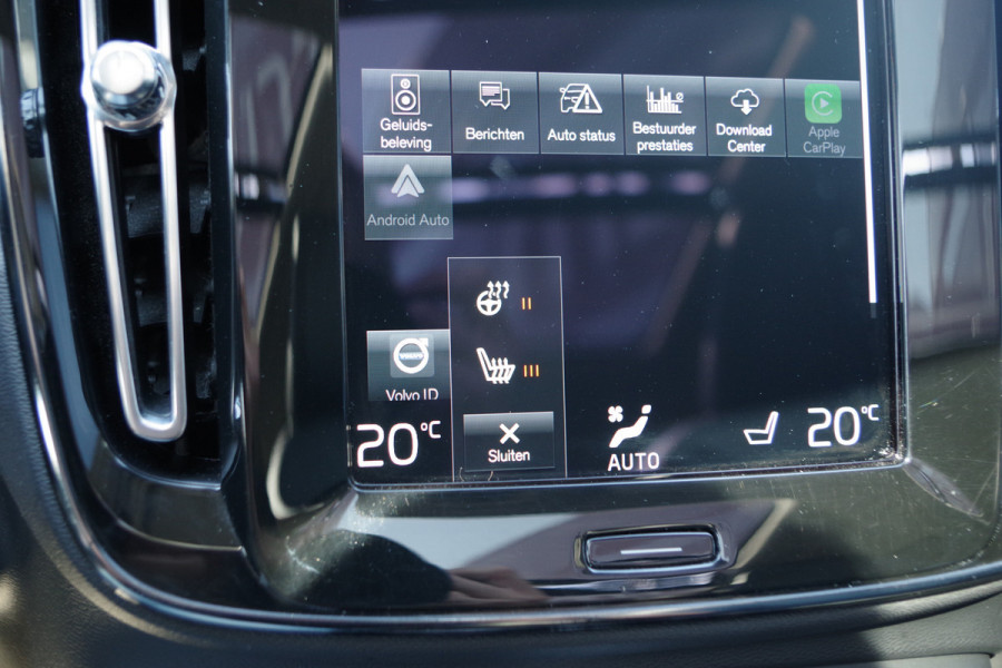 Volvo XC40 1.5 T4 211 PK Recharge Inscription, Trekhaak, Panoramadak, Harman/Kardon, 360 Camera