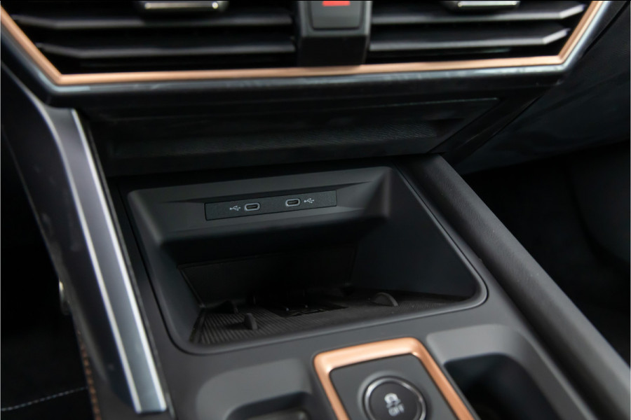 CUPRA Formentor 1.5 TSI e-Hybrid VZ Performance Trekhaak - Sennheiser - ACC
