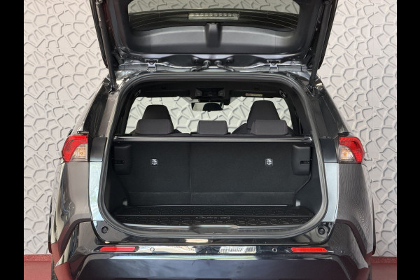 Toyota RAV4 2.5 PHEV AWD 306PK | ☑️ Nieuwe auto ☑️ | 0 km 1500KG trekgew. | HUD | Camera | LED | Elek. klep | STUUR/STOELVERW. V+A PHEV PLUG IN