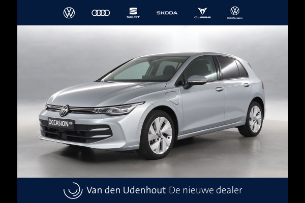 Volkswagen Golf 1.5 eHybrid 204 pk Life Edition DSG / Stoel en stuurwielverwarming / App Connect