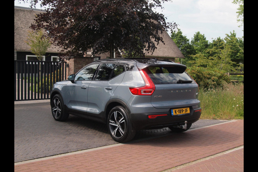 Volvo XC40 1.5 T5 Recharge R-Design | Panoramadak | Trekhaak | Harman Kardon | 360 Camera | Apple Carplay |