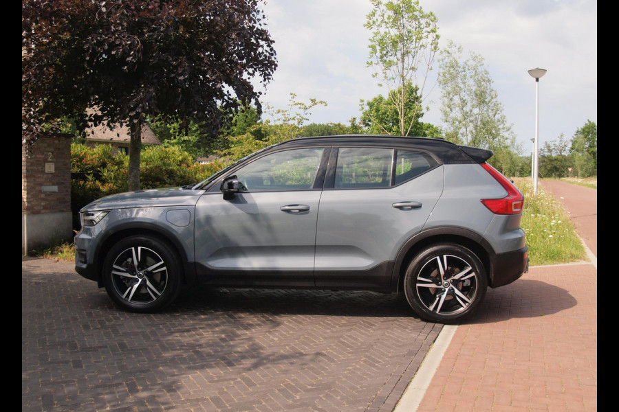 Volvo XC40 1.5 T5 Recharge R-Design | Panoramadak | Trekhaak | Harman Kardon | 360 Camera | Apple Carplay |