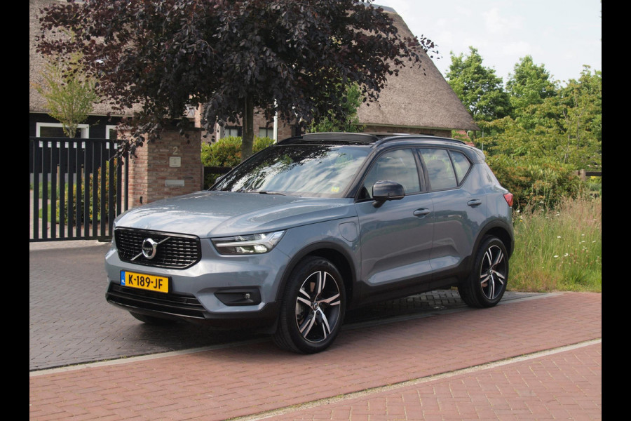 Volvo XC40 1.5 T5 Recharge R-Design | Panoramadak | Trekhaak | Harman Kardon | 360 Camera | Apple Carplay |