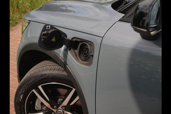 Volvo XC40 1.5 T5 Recharge R-Design | Panoramadak | Trekhaak | Harman Kardon | 360 Camera | Apple Carplay |