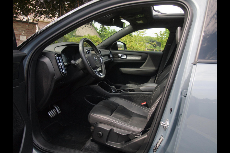 Volvo XC40 1.5 T5 Recharge R-Design | Panoramadak | Trekhaak | Harman Kardon | 360 Camera | Apple Carplay |