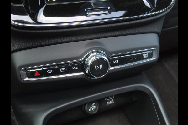 Volvo XC40 1.5 T5 Recharge R-Design | Panoramadak | Trekhaak | Harman Kardon | 360 Camera | Apple Carplay |