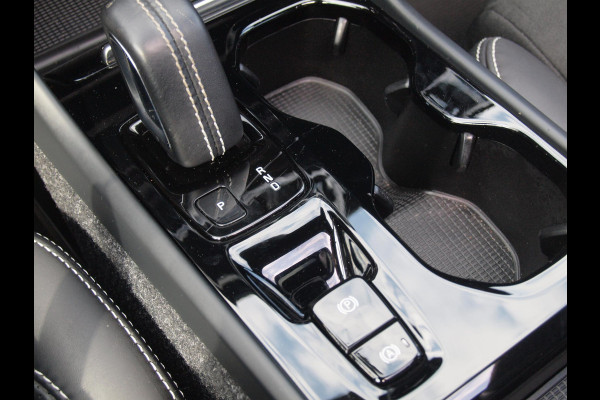 Volvo XC40 1.5 T5 Recharge R-Design | Panoramadak | Trekhaak | Harman Kardon | 360 Camera | Apple Carplay |