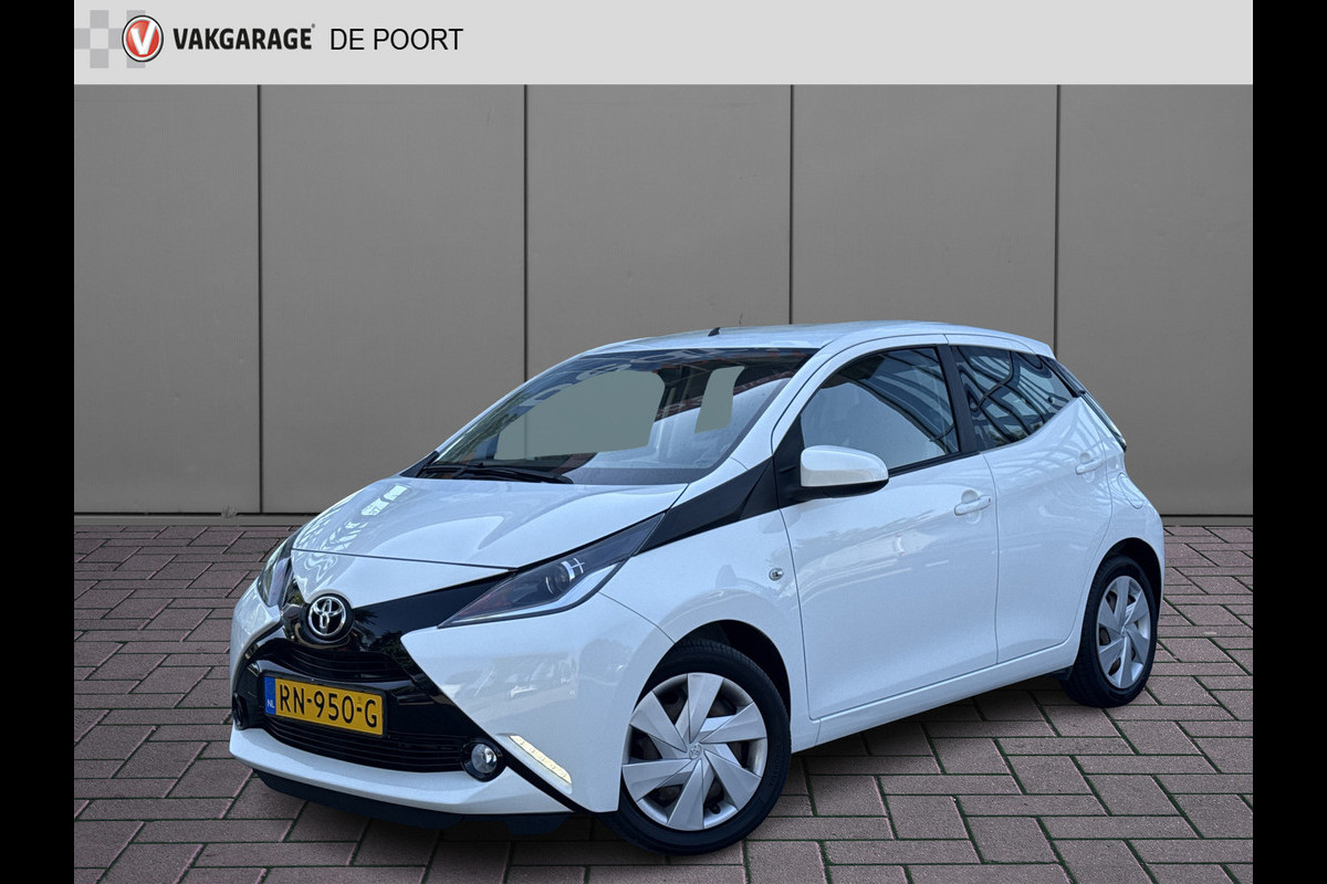 Toyota Aygo 1.0 VVT-i x-play | Camera | Carplay | Cruisec. | Navi