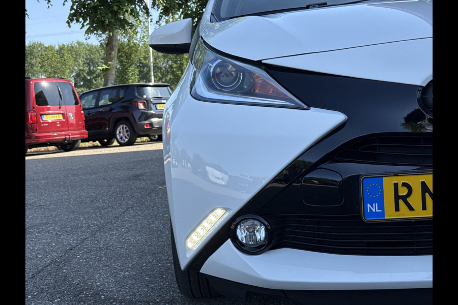 Toyota Aygo 1.0 VVT-i x-play | Camera | Carplay | Cruisec. | Navi