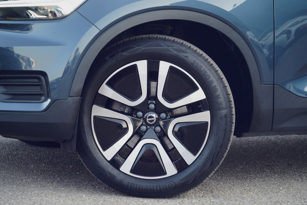 Volvo XC40 1.5 T2 Momentum / NL-Auto / 22dkm NAP / Elek. Trekhaak / Camera / Navigatie / DAB / Climate