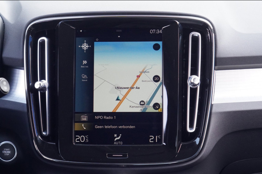 Volvo XC40 1.5 T2 Momentum / NL-Auto / 22dkm NAP / Elek. Trekhaak / Camera / Navigatie / DAB / Climate