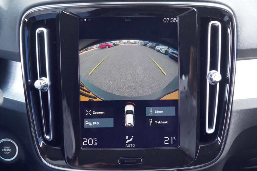 Volvo XC40 1.5 T2 Momentum / NL-Auto / 22dkm NAP / Elek. Trekhaak / Camera / Navigatie / DAB / Climate