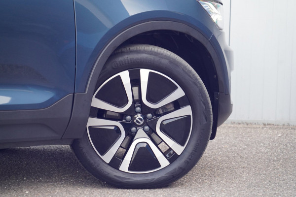 Volvo XC40 1.5 T2 Momentum / NL-Auto / 22dkm NAP / Elek. Trekhaak / Camera / Navigatie / DAB / Climate