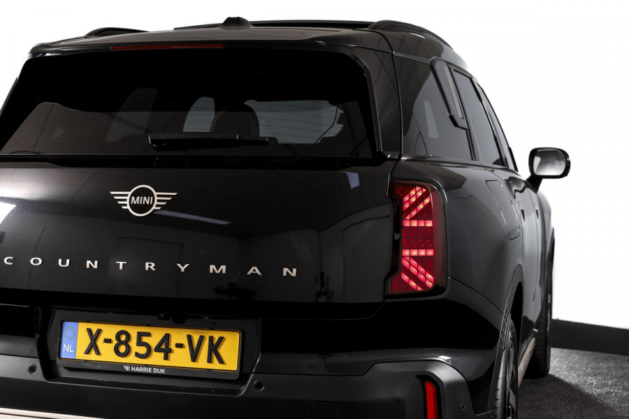 MINI Countryman 1.5 170 PK C Favoured XL Org. NL | S/K-Panodak | Elek. Trekhaak | Adapt. Cruise | Memory | Stoel-+Stuurverw. | Harman/Kardon | PDC | 360 Camera | NAV + App. Connect | ECC | Elek. Klep. | LM 19" |