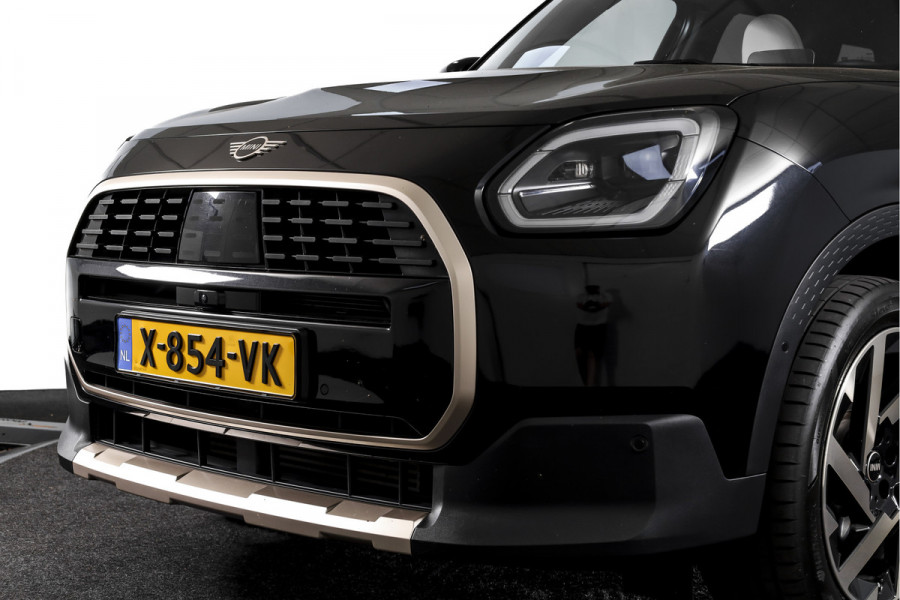MINI Countryman 1.5 170 PK C Favoured XL Org. NL | S/K-Panodak | Elek. Trekhaak | Adapt. Cruise | Memory | Stoel-+Stuurverw. | Harman/Kardon | PDC | 360 Camera | NAV + App. Connect | ECC | Elek. Klep. | LM 19" |