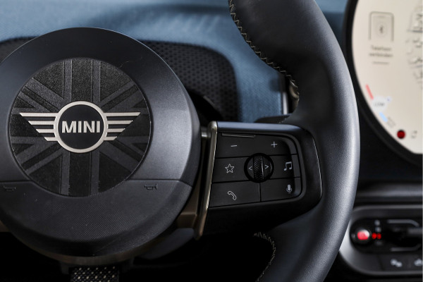 MINI Countryman 1.5 170 PK C Favoured XL Org. NL | S/K-Panodak | Elek. Trekhaak | Adapt. Cruise | Memory | Stoel-+Stuurverw. | Harman/Kardon | PDC | 360 Camera | NAV + App. Connect | ECC | Elek. Klep. | LM 19" |