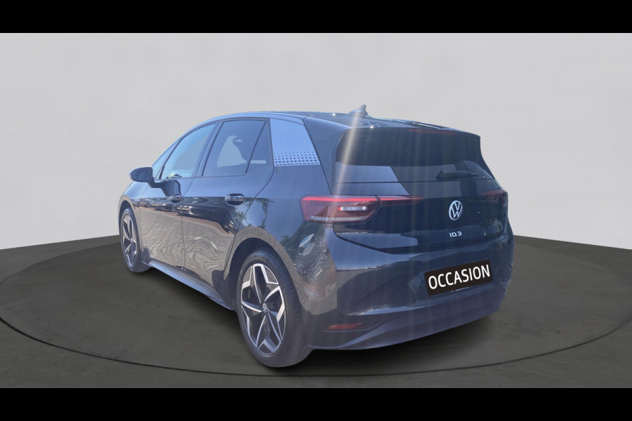 Volkswagen ID.3 First Plus 58 kWh 204pk | Camera | Stoelverwarming | IQ light | App Connect