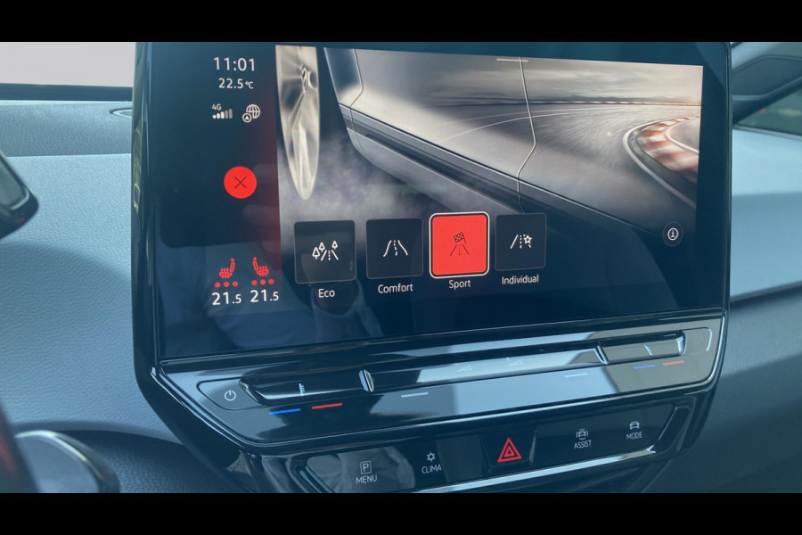 Volkswagen ID.3 First Plus 58 kWh 204pk | Camera | Stoelverwarming | IQ light | App Connect
