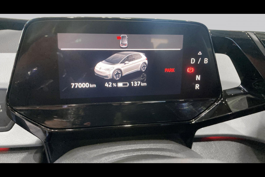 Volkswagen ID.3 First Plus 58 kWh 204pk | Camera | Stoelverwarming | IQ light | App Connect
