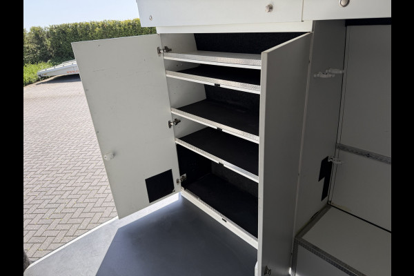 Iveco Daily 35C21 3.0 210 PK AUTOMAAT L3H2 N1 / MOTORSPORT INRICHTING / LUIFEL / LUCHTSLANG / DUBBEL LUCHT / 3-ZITS