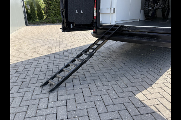 Iveco Daily 35C21 3.0 210 PK AUTOMAAT L3H2 N1 / MOTORSPORT INRICHTING / LUIFEL / LUCHTSLANG / DUBBEL LUCHT / 3-ZITS