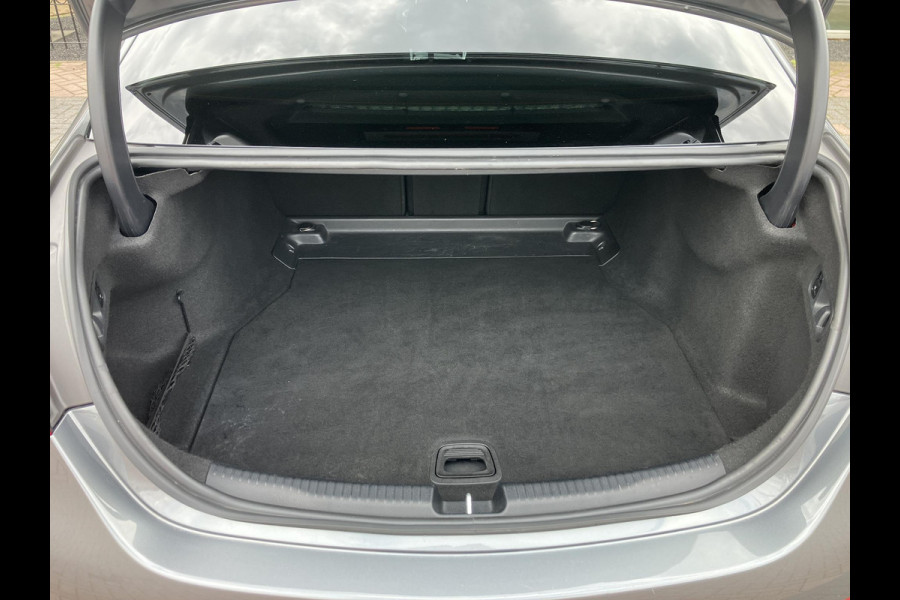 Mercedes-Benz C-Klasse 180 Luxury Line | 2x AMG Line | Night Pack | MBUX | All-in prijs