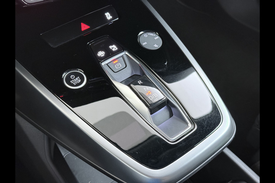 Audi Q4 e-tron 50 Quattro 300pk 82kWh SOH 95% Launch Ed. Advanced Plus Warmtepomp Leder SONOS®-Hifi Navi Camera Adap.Cruise Elek.Stoelen+Memory Head-Up Pdc DAB Matrix LED Lmv € 76.000 nieuw! 1e Eigenaar Origineel Nederlandse Auto Dealeronderhouden