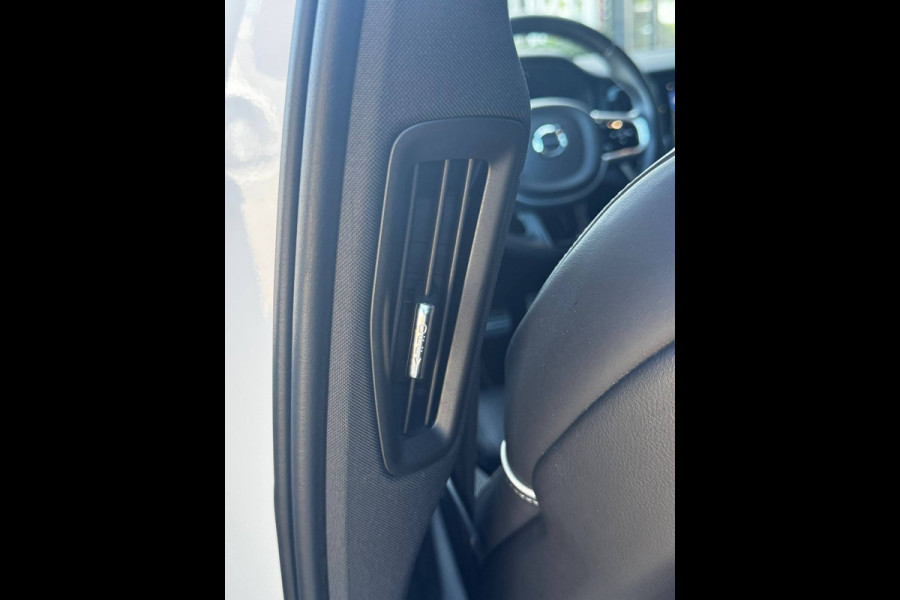 Volvo S60 B4 211PK R-Design | BLIS | Adapt. Cruise | Stoel/Stuur verwarm. | H&K | Trekhaak