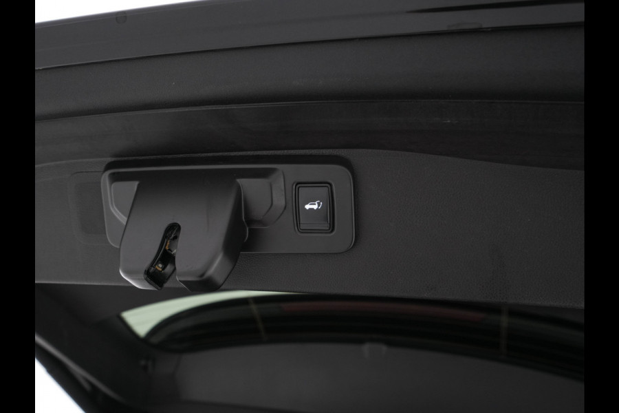 Renault Austral 1.2 E-Tech full hybrid 200 techno (INCL-BTW) *LEATHER-FABRIC | FULL-LED | HEATED-COMFORTSEATS | DIGI-COCKPIT | BLINDSPOT | CAMERA | NAVI-FULLMAP | KEYLESS | PRIVACY-GLASS | SHIFTPADDLES | CARPLAY | TOWBAR | 19''ALU *