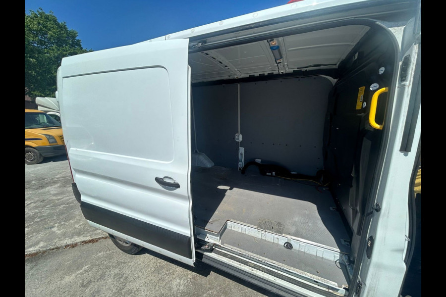 Ford Transit 350 2.0 TDCI L3H2 Trend MHEV RWD 2800 kg trekhaak ( ex overheid )