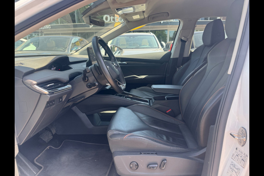 Škoda ENYAQ iV 80 First Edition / SoH 91,4% / Trekhaak / Camera / Leder / CarPlay / Keyless / 21'' / Warmtepomp / Stuur+Stoelverwarming / Dodehoek / DAB / ACC