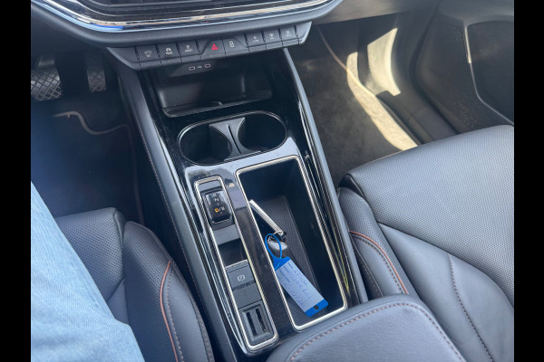 Škoda ENYAQ iV 80 First Edition / SoH 91,4% / Trekhaak / Camera / Leder / CarPlay / Keyless / 21'' / Warmtepomp / Stuur+Stoelverwarming / Dodehoek / DAB / ACC