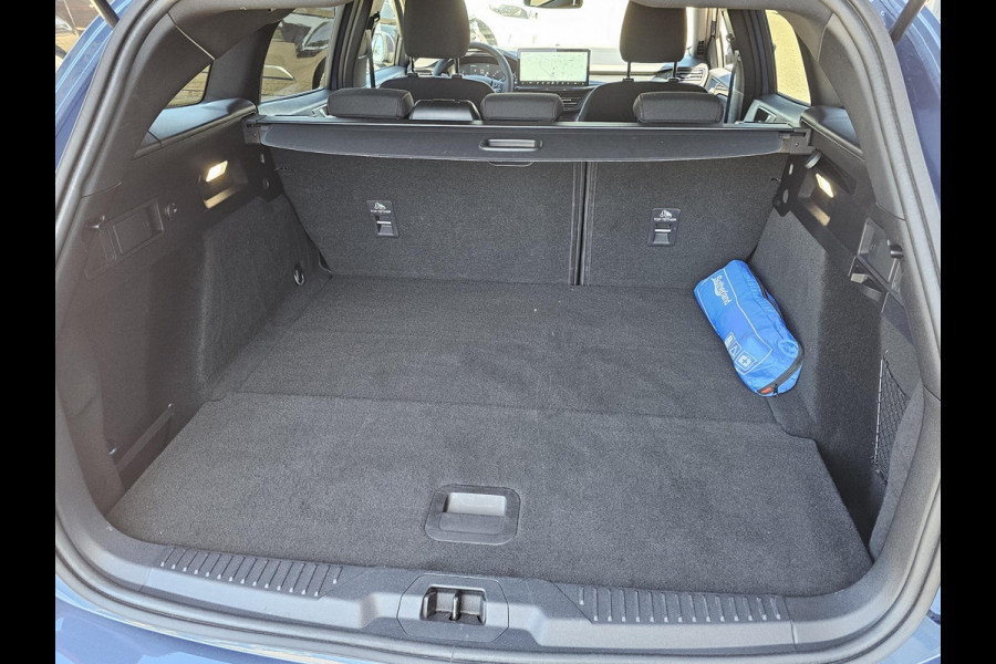Ford FOCUS Wagon 1.0 EcoBoost Hybrid ST Line | Chrome Blue | Winter Pack | Driver Assistance Pack | NL Auto |