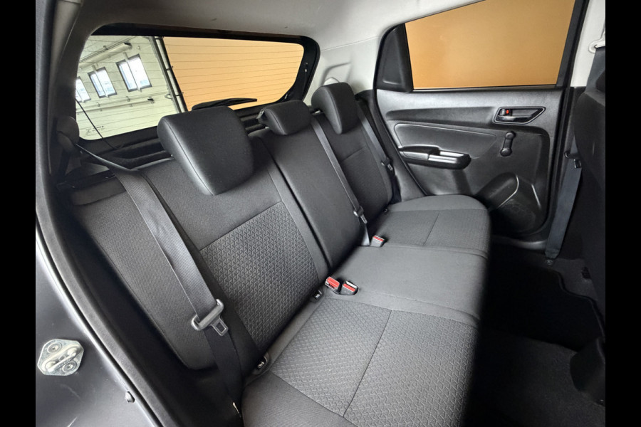 Suzuki Swift 1.2 Select dealer onderhouden | navi | achteruitrijcamera | stoelverwarming