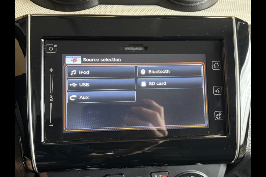 Suzuki Swift 1.2 Select dealer onderhouden | navi | achteruitrijcamera | stoelverwarming