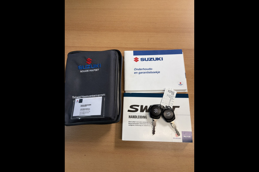 Suzuki Swift 1.2 Select dealer onderhouden | navi | achteruitrijcamera | stoelverwarming