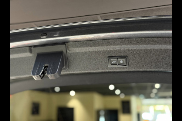 Audi RSQ3 Sportback 2.5 TFSI|Pano|RS Seats|Camera|Sonos|Matrix|Trekhaak