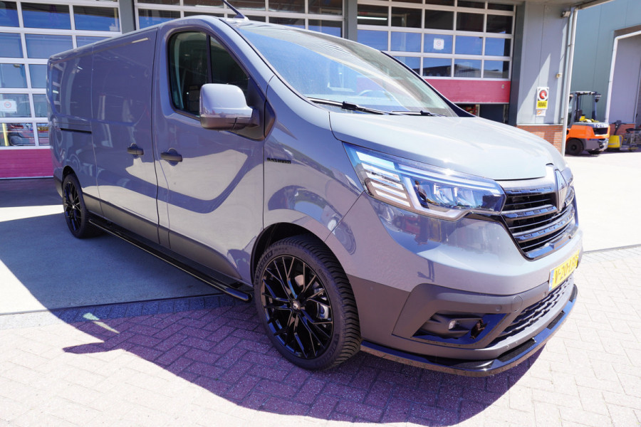 Renault Trafic 2.0 Blue dCi 130PK L2H1 Advance Schuifdeur L+R Black Edition Nr. V058 | Airco | Cruise | Navigatie | Camera | All season+ 20" LM Velgen