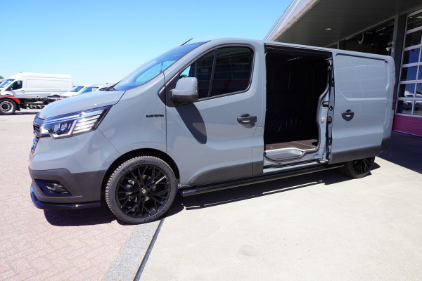 Renault Trafic 2.0 Blue dCi 130PK L2H1 Advance Schuifdeur L+R Black Edition Nr. V058 | Airco | Cruise | Navigatie | Camera | All season+ 20" LM Velgen