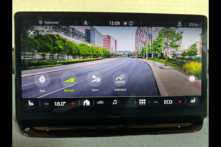 Škoda ENYAQ iV 80 Limited Edition Camera Carplay Navi Stoel en Stuurverwarming Climate Control achter