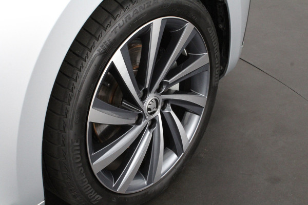 Škoda Octavia Combi 1.4 TSI iV PHEV Style > Plug in Hybride/Pano.dak/Trekhaak/Winterpakket...