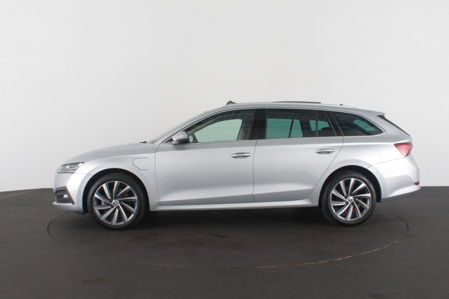 Škoda Octavia Combi 1.4 TSI iV PHEV Style > Plug in Hybride/Pano.dak/Trekhaak/Winterpakket...