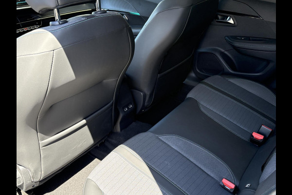 Peugeot e-2008 EV Allure Pack 50 kWh | Pack Drive | 3D Navigatie | Stoelverwarming | Adaptive Cruise |  SOH 91,8%
