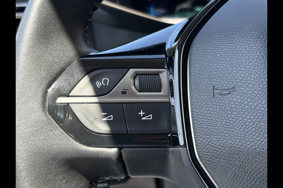 Peugeot e-2008 EV Allure Pack 50 kWh | Pack Drive | 3D Navigatie | Stoelverwarming | Adaptive Cruise |  SOH 91,8%