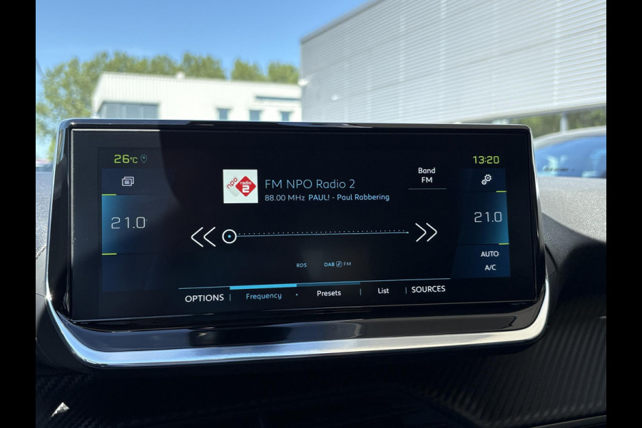 Peugeot e-2008 EV Allure Pack 50 kWh | Pack Drive | 3D Navigatie | Stoelverwarming | Adaptive Cruise |  SOH 91,8%