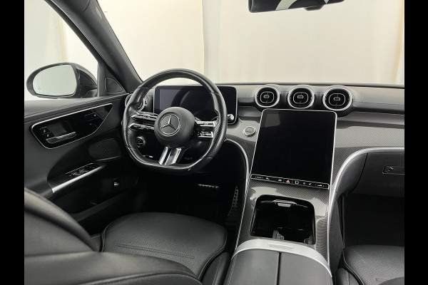 Mercedes-Benz C-Klasse 180 AMG Line (INCL.BTW) *LEATHER | FULL-LED | HEATED-SPORTSEATS | DIGI-COCKPIT | BLINDSPOT | CAMERA | DAB | AMBIENT-LIGHT | SHIFT-PADDLES | PRIVACY-GLASS | ECC | PDC | CRUISE | 19''ALU*