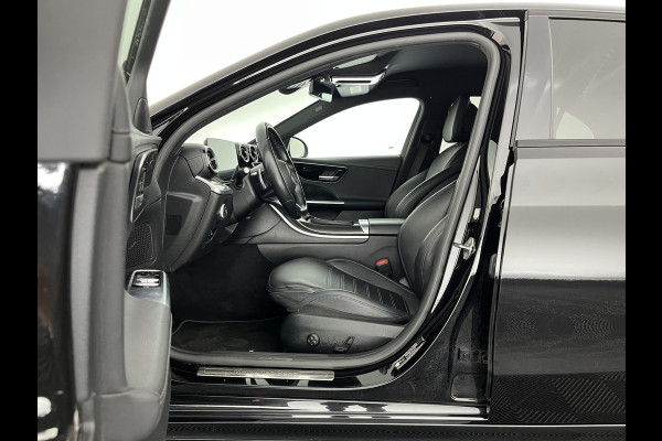 Mercedes-Benz C-Klasse 180 AMG Line (INCL.BTW) *LEATHER | FULL-LED | HEATED-SPORTSEATS | DIGI-COCKPIT | BLINDSPOT | CAMERA | DAB | AMBIENT-LIGHT | SHIFT-PADDLES | PRIVACY-GLASS | ECC | PDC | CRUISE | 19''ALU*