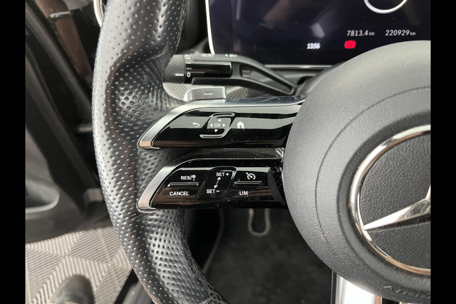 Mercedes-Benz C-Klasse 180 AMG Line (INCL.BTW) *LEATHER | FULL-LED | HEATED-SPORTSEATS | DIGI-COCKPIT | BLINDSPOT | CAMERA | DAB | AMBIENT-LIGHT | SHIFT-PADDLES | PRIVACY-GLASS | ECC | PDC | CRUISE | 19''ALU*