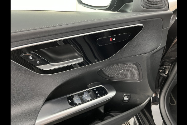 Mercedes-Benz C-Klasse 180 AMG Line (INCL.BTW) *LEATHER | FULL-LED | HEATED-SPORTSEATS | DIGI-COCKPIT | BLINDSPOT | CAMERA | DAB | AMBIENT-LIGHT | SHIFT-PADDLES | PRIVACY-GLASS | ECC | PDC | CRUISE | 19''ALU*
