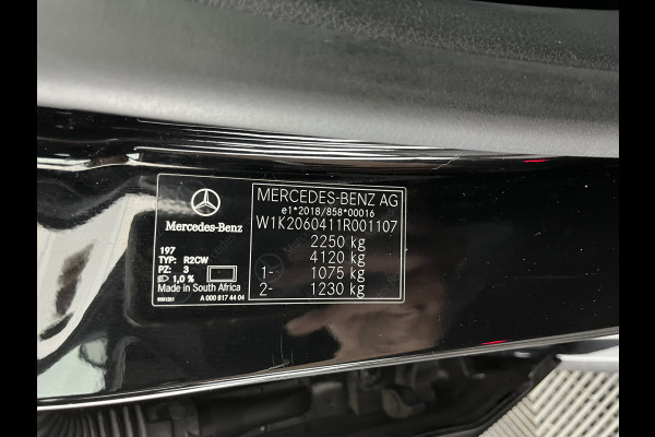 Mercedes-Benz C-Klasse 180 AMG Line (INCL.BTW) *LEATHER | FULL-LED | HEATED-SPORTSEATS | DIGI-COCKPIT | BLINDSPOT | CAMERA | DAB | AMBIENT-LIGHT | SHIFT-PADDLES | PRIVACY-GLASS | ECC | PDC | CRUISE | 19''ALU*